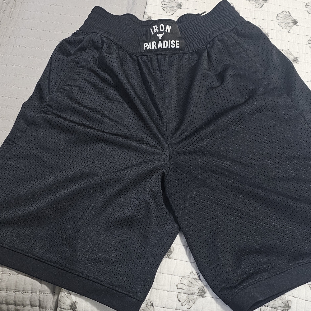 4 Under Armour Project Rock  Men's Shorts Med Nwot